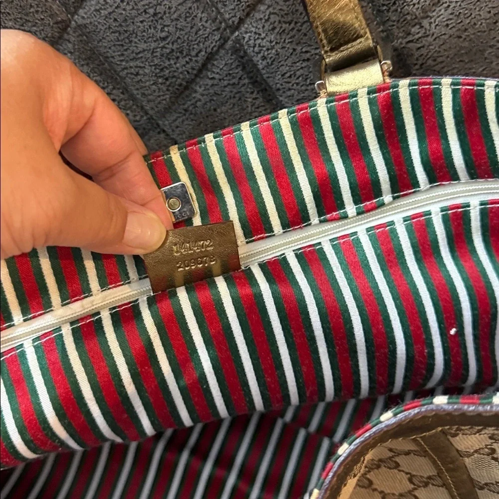 Gucci Beige and Gold Signature Tote - Picture 8 of 8